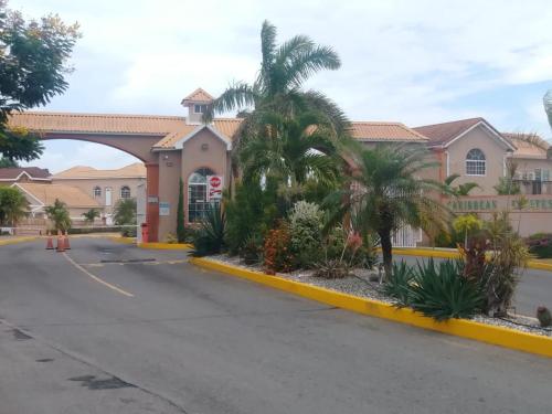 Bejárat, Irie HideAway - Private Studio in Gated Community --Caribbean Estates, Portmore in Portmore