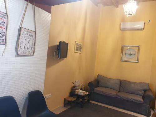  Angeliki's Apartment in Athen