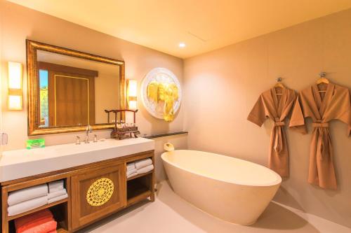room detail thumbnail 2