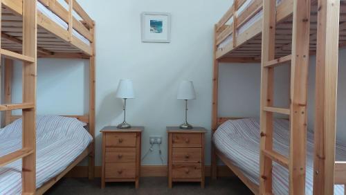 2 bunk beds