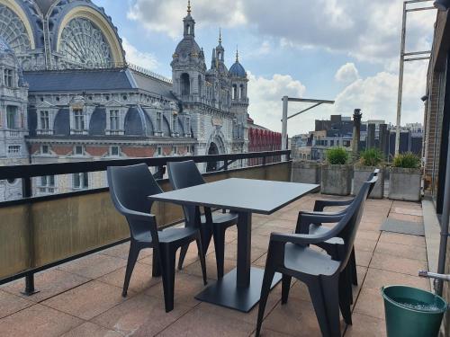 City PENTHOUSE, rooftop terrace, free NETFLIX, wifi and airco, Amberes (foto 7)