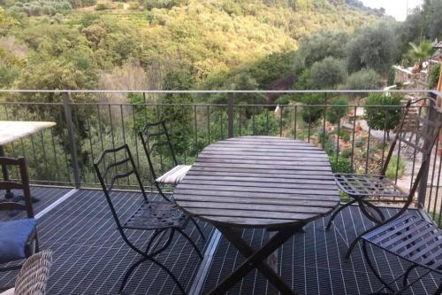  Ruhig gelegenes Häuschen im ligurischen Bergdorf in Dolcedo