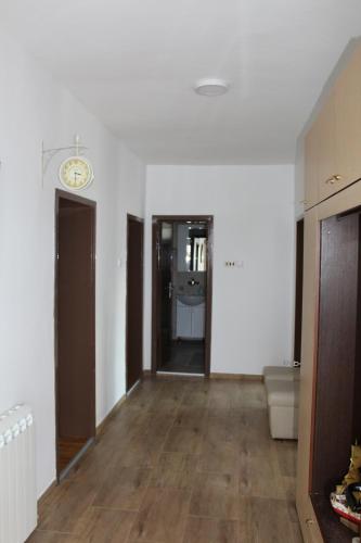 M apartment - image 12