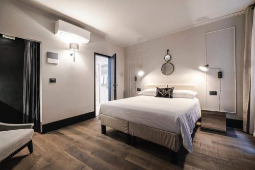 LUXURY SANTO STEFANO, Venice