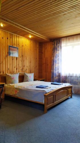 Standard Double Room image 5