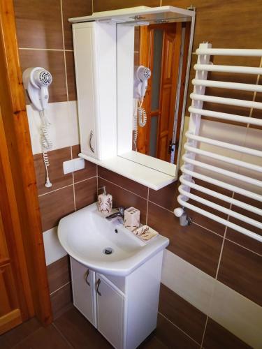 Double Room with Balcony image 5