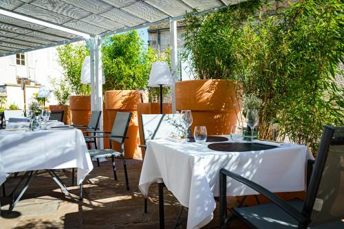 Hôtel - Restaurant Le Globe (Hotel - Restaurant Le Globe) in Мерсол