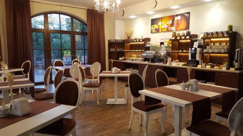 Restaurant, Dworek Nad Stawem & Laznia Piwna in Ostrow Mazowiecka