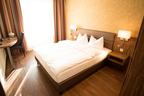 1 queen bed