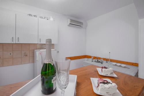 Two-Bedroom Apartment image 6