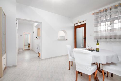 Two Bedroom Apartment with Terrace image 7