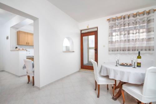 Two Bedroom Apartment with Terrace image 8