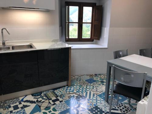 Kitchen, La Capilla del Corral in Cangas Del Narcea