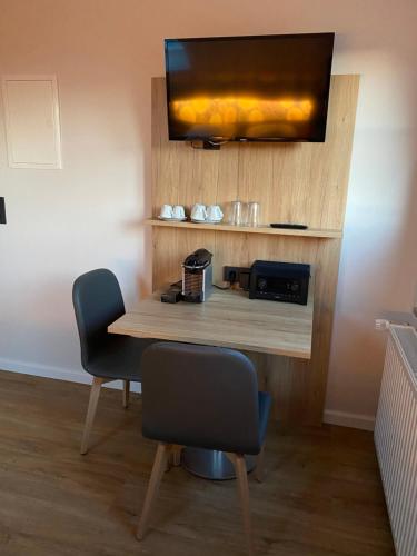 Double Room with Mountain View image 5