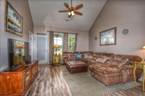 612 Egret Run Cabin - main image