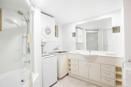 努萨法语区曼特拉酒店