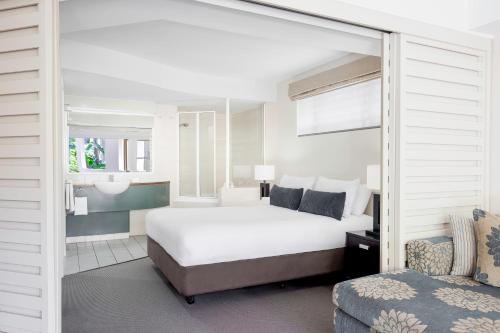 努萨法语区曼特拉酒店