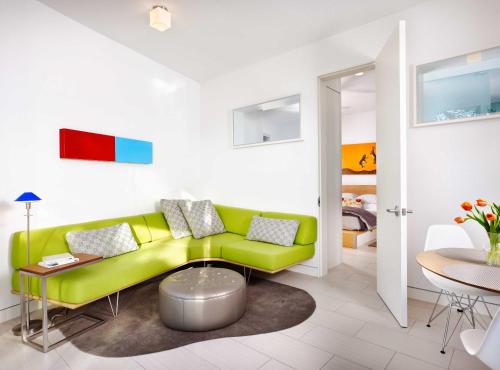 THE ABOVE ATX MODERN Hotel Room - image 5