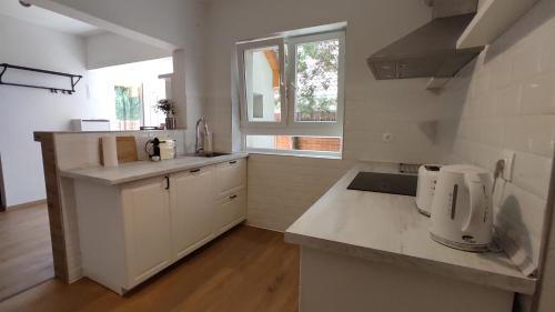 Flora House 3 minutes from Lake Balaton
