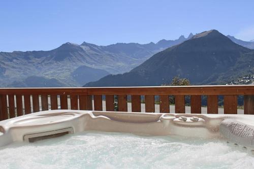 REFLET DES AIGUILLES - Chalet avec Jacuzzi