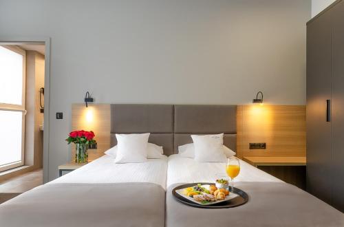 Bulvar Hotel - image 11