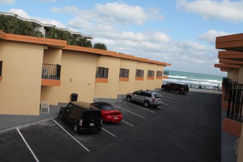 Grand Prix Hotel - image 4