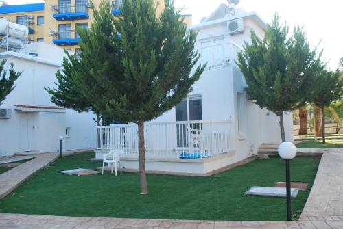 Flisvos Beach Apartments - image 8