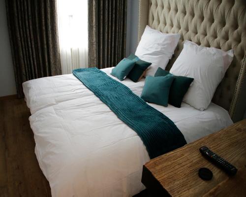 Z&B Hotel - image 11