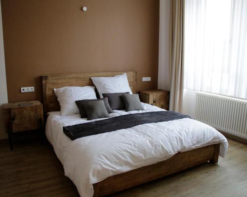 Z&B Hotel - image 3