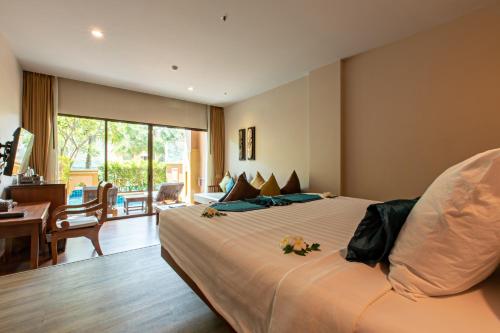 room detail thumbnail 1