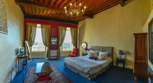 1 queen bed
