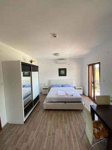 Apartments Family - image 8