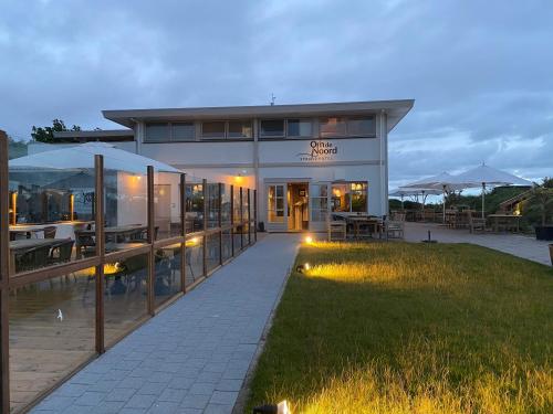 Strandhotel Om de Noord - image 3