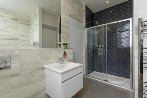 Destiny Scotland - Princes Street Residence - image 11