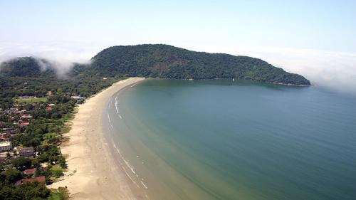 Cantao do Indaia - menos de 1 minuto da praia!