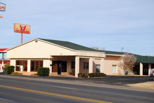 مدخل, La Vista Inn in Clovis