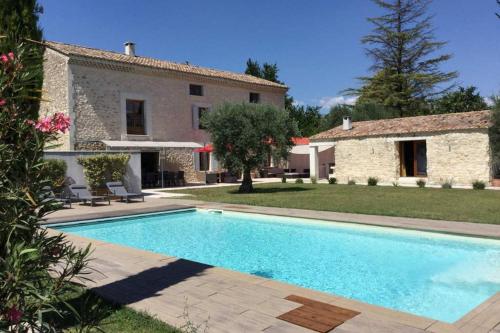 Mas provençal de prestige avec piscine chauffée pour 14/16 personnes située à Pernes les Fontaines, dans le Vaucluse - LS4-358 SOURSO gîte à louer Pernes-les-Fontaines