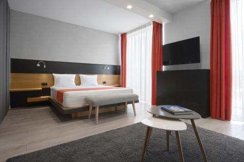 Adella Boutique Hotel - Free Secured Parking Room Type - Junior Suite with Balcony