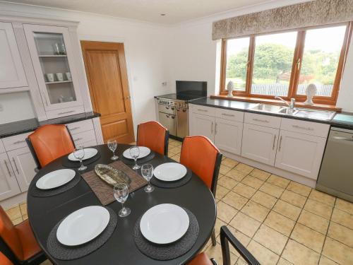 Oakland Cottage - image 14