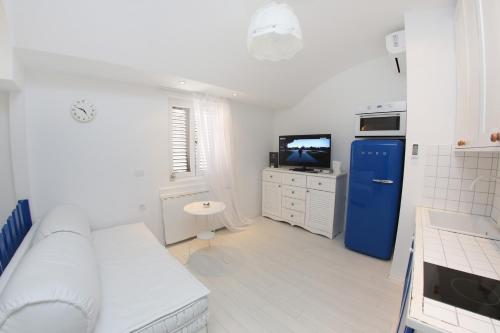 1 double bed, 1 sofa bed