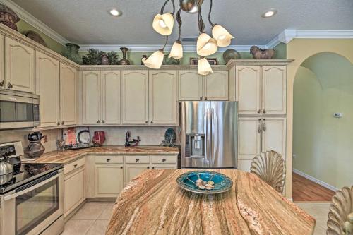 Luxurious Home with Private Pool and Lanai Near Tampa!