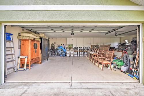 Luxurious Home with Private Pool and Lanai Near Tampa! - image 10