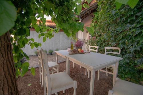 Erkély/terasz, Apartment Ana - Karst Cycling Paradise in Dutovlje