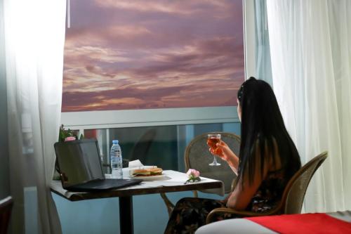 Mermaid Beach Hotel LLC Mermaid Beach Hotel LLC