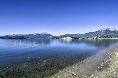 Lakefront Retreat with Panoramic Mountain Views - main image
