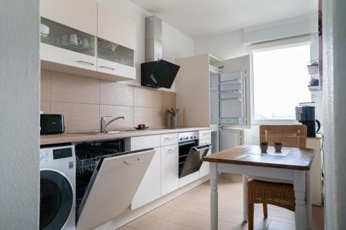 廚房, Beautiful Apartment in town centre (TLA/TDY/TLF) in 蘭茨圖爾