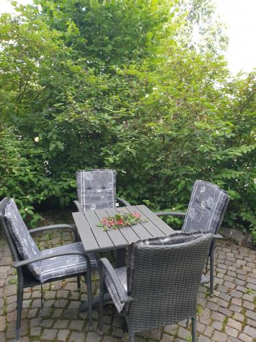 Neu Gemütliche Ferienhaus mit 3 Ferienwohnungen "Max " , " Leonore " und "Beatrice"