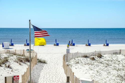 Island Winds East by Brett-Robinson Vacations - image 3