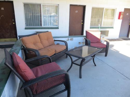 Entrance, Alamo Inn in Alamo (NV)