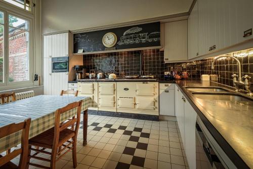 Talbot House - image 4